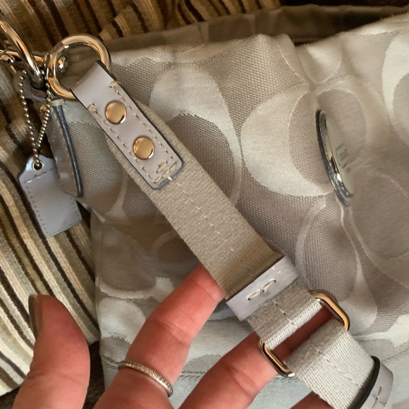 SOLD⛔️Authentic COACH 1941 Signature canvas/patent leather Stripe zip CrossBody - Picture 2 of 16